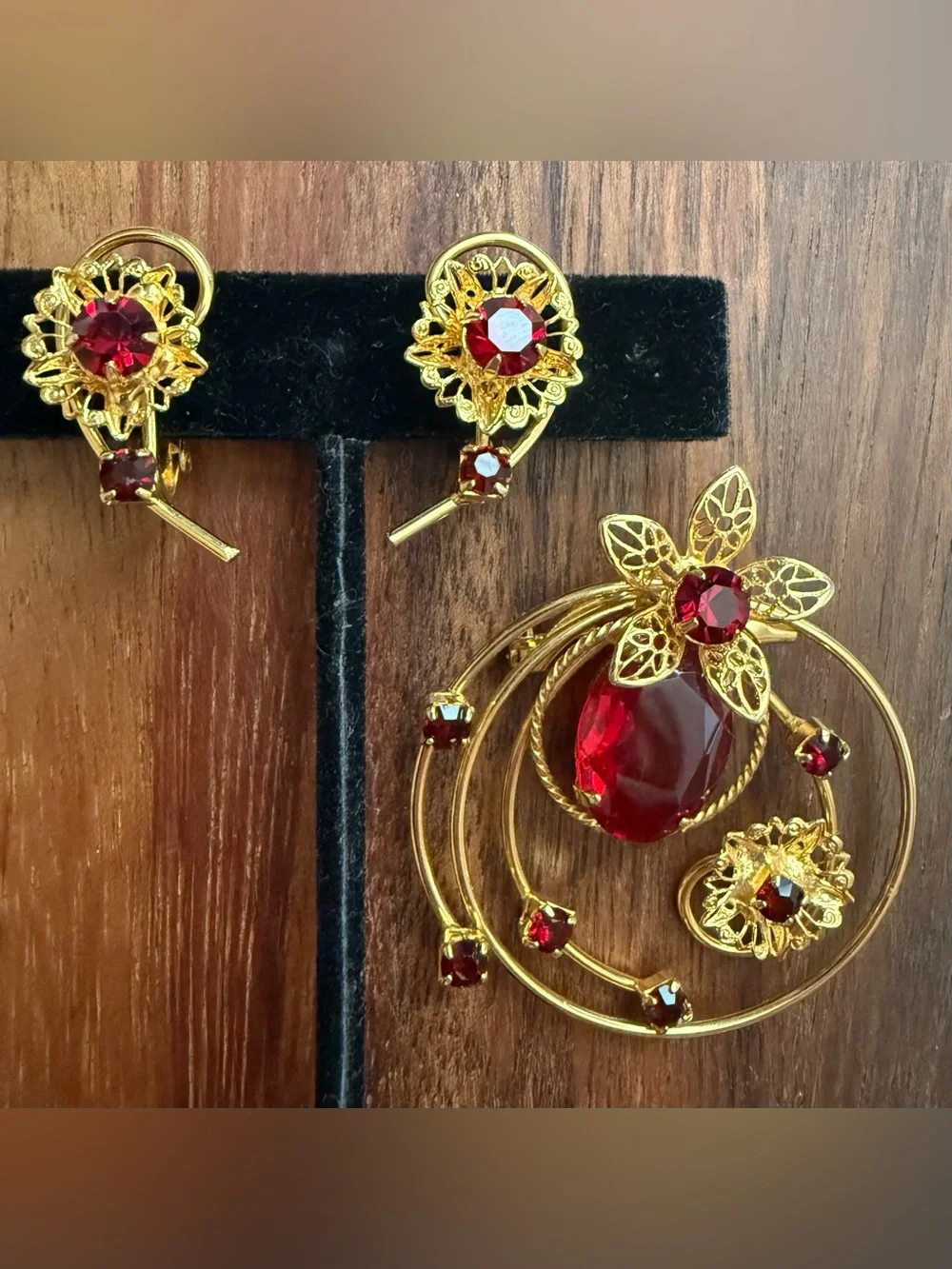 Vintage Gold Tone and Red Floral Crystal Brooch with Matching Clip Earrings